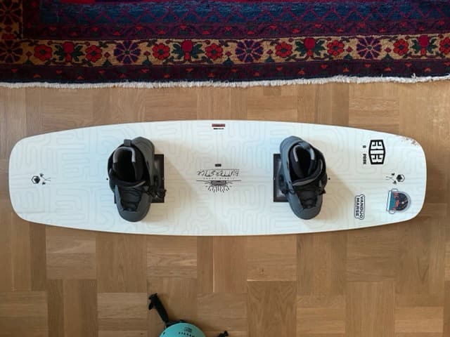 Liquid force Wake lenta + batai